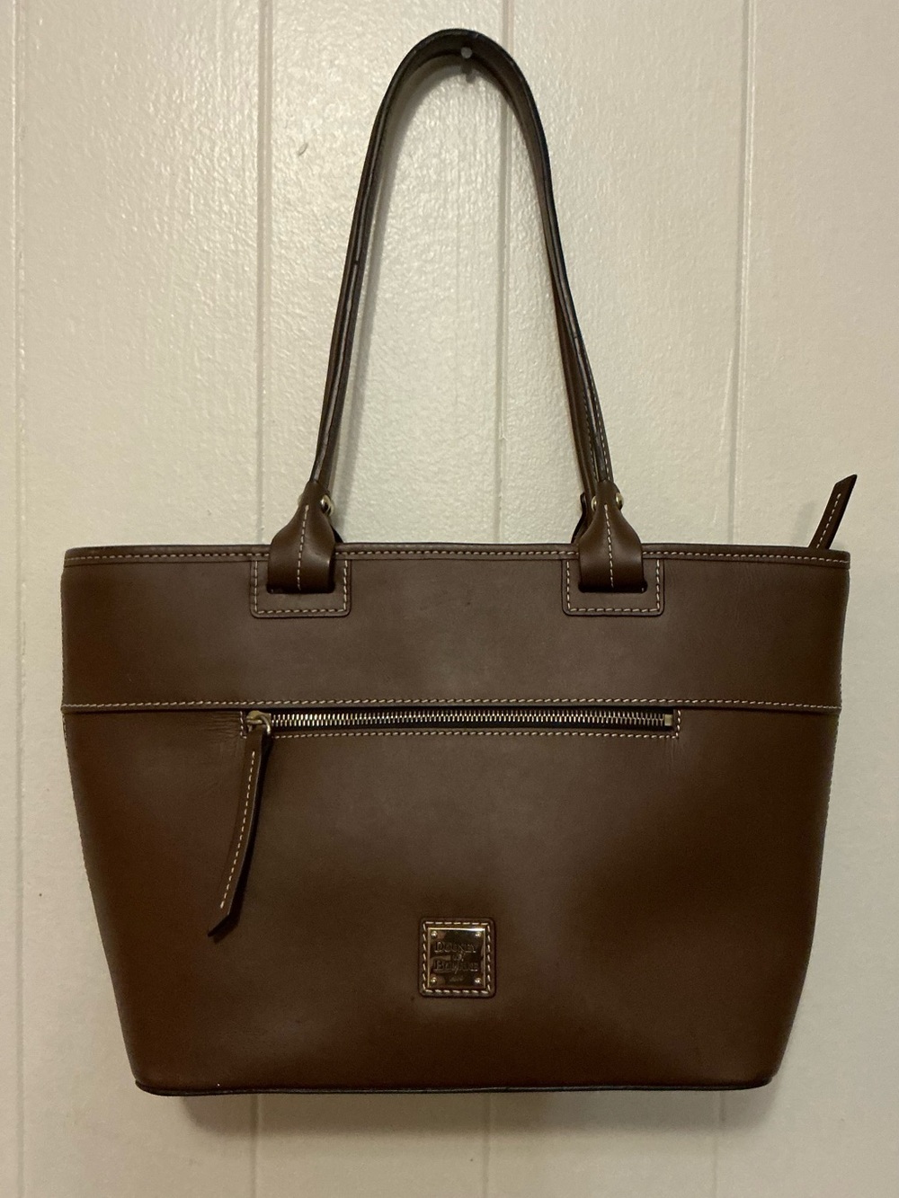 Sold Out Dooney & Bourke Large Brown Sleek Quincey Zip Tote Handbag Bag
